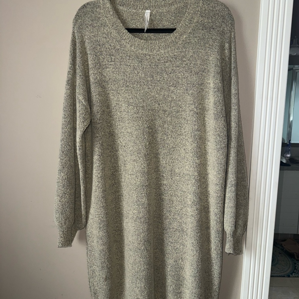 Dreamers Heathered Gray Knit Top